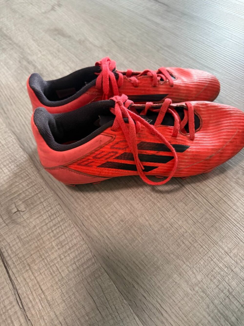 ⚽ Adidas Youth Soccer Cleats – Youth Size 6